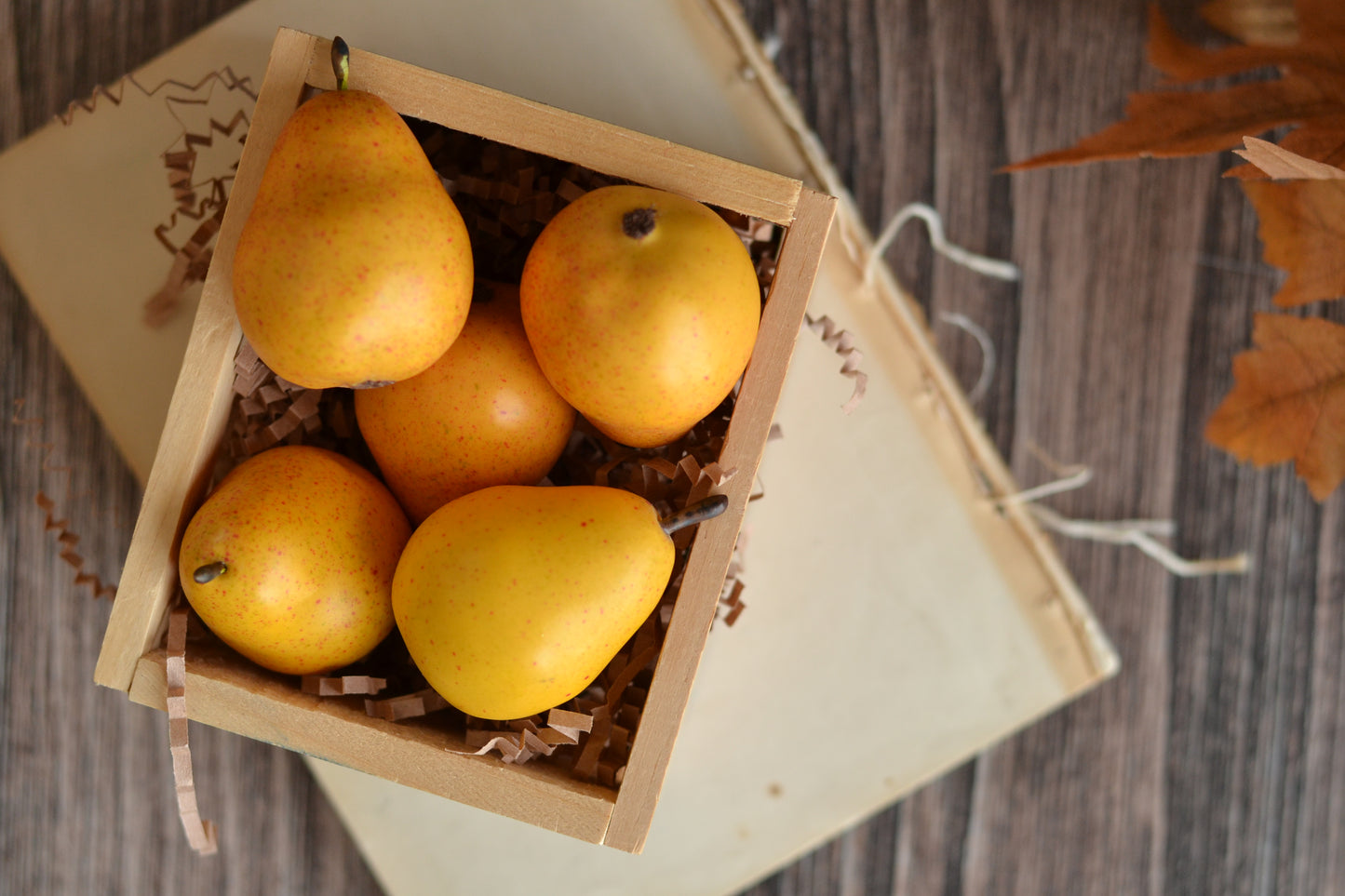 Vintage Mini Wood Crate with Fruit C11