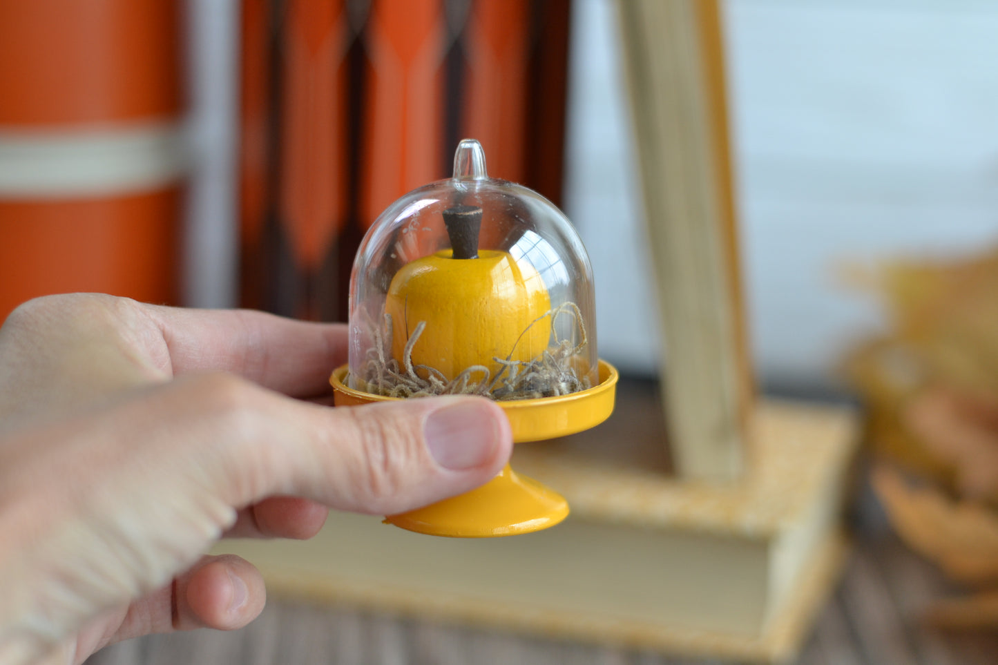 Autumn Gold Apple Mini Cake Stand Sign