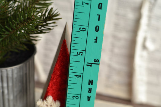 Red Boucle Medium Tree