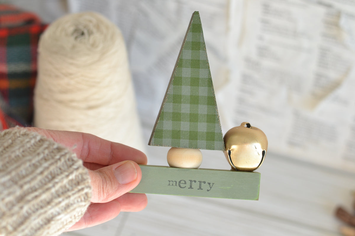 Green Plaid Tree Sign