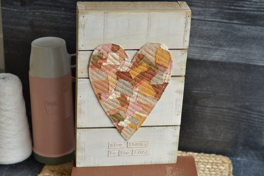 12" x 8" Confetti Quilted Heart Sign