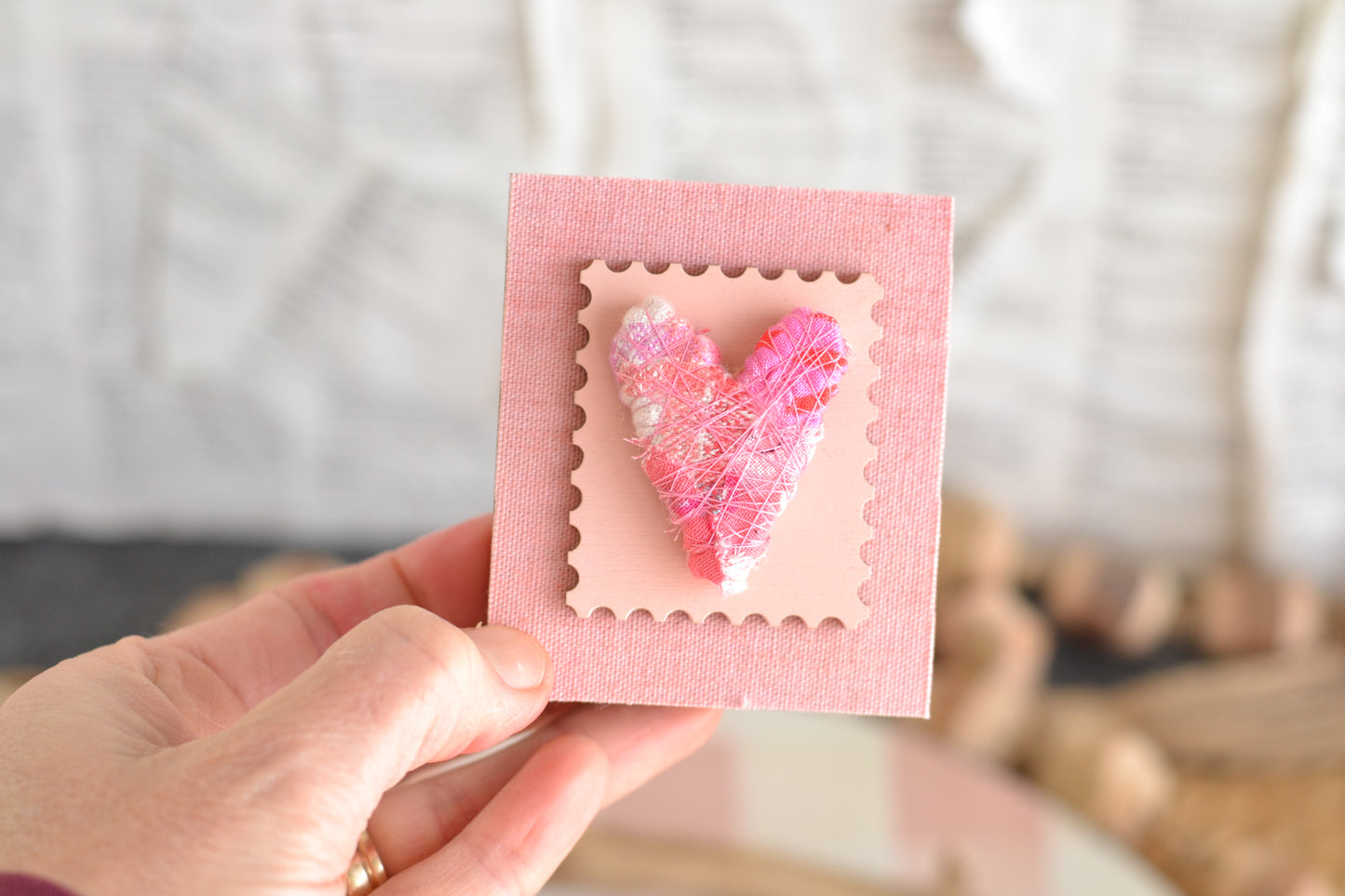 Small Pink Wrapped Heart Sign - V15