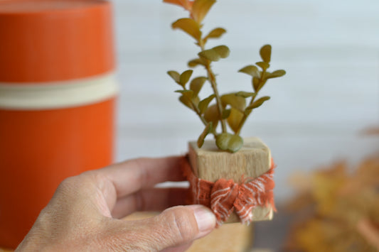 Mini Floral Sign with Wood Base F46