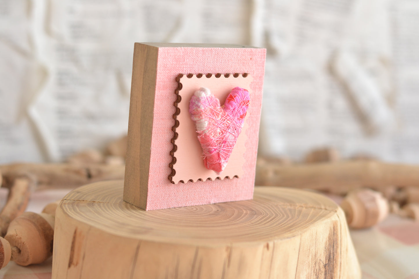 Small Pink Wrapped Heart Sign - V15