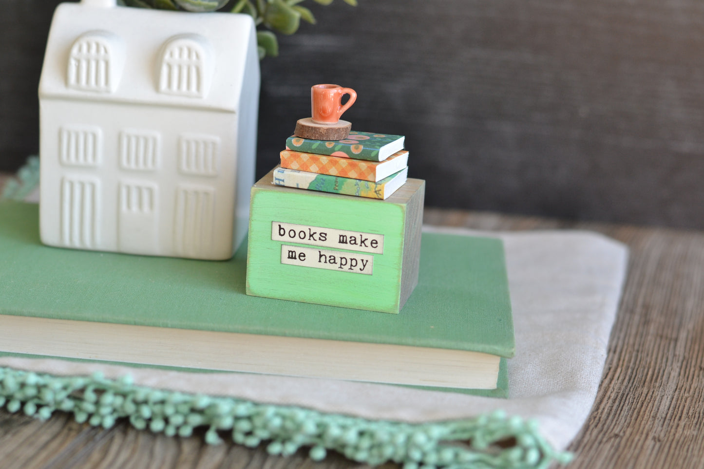 Book Stack Sign - Books make me happy