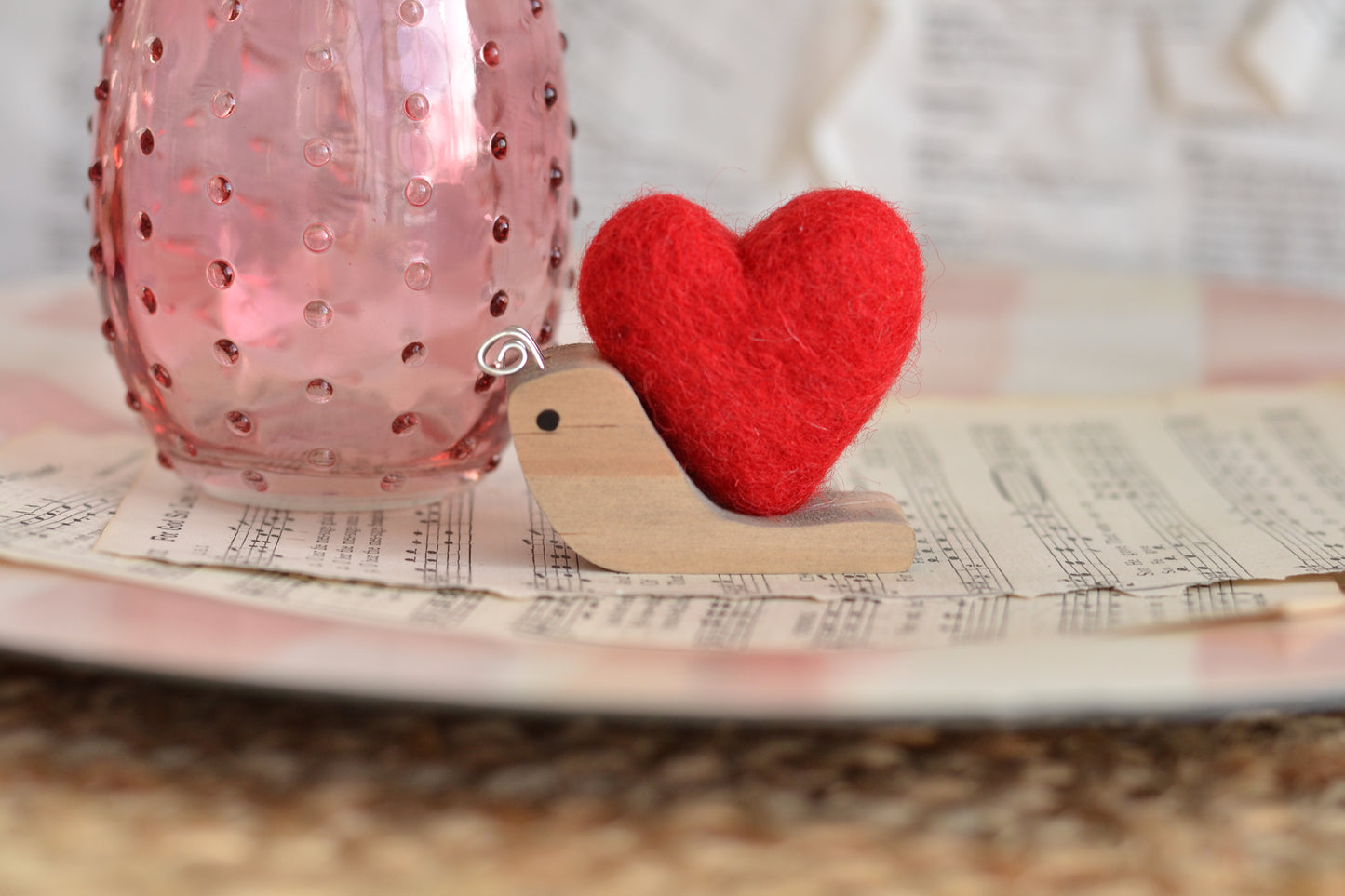 RED Felt heart Valentine's Snail