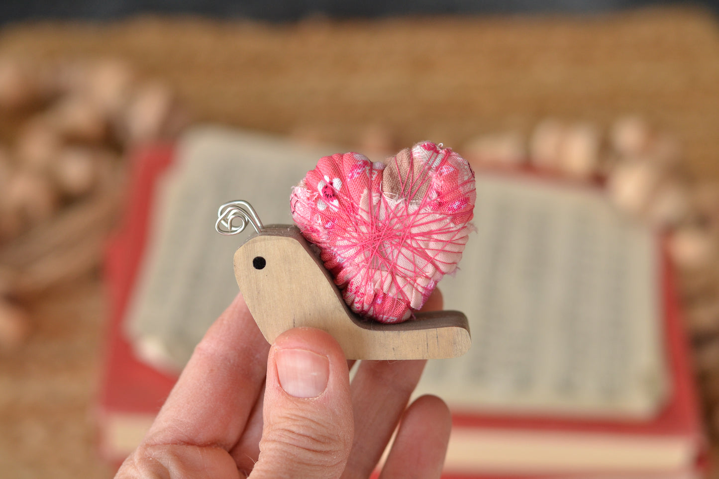 WRAPPED heart Valentine's Snail