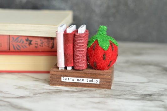 Strawberry Fabric Bolt Sign - A11