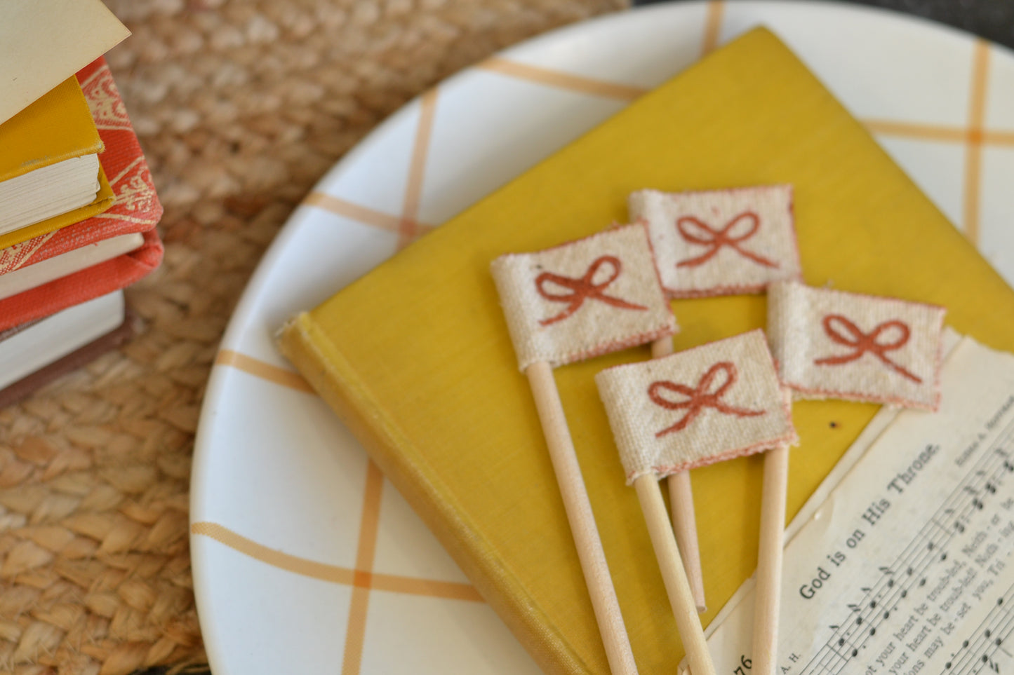 Mini Flag Set of FOUR - rust bow set